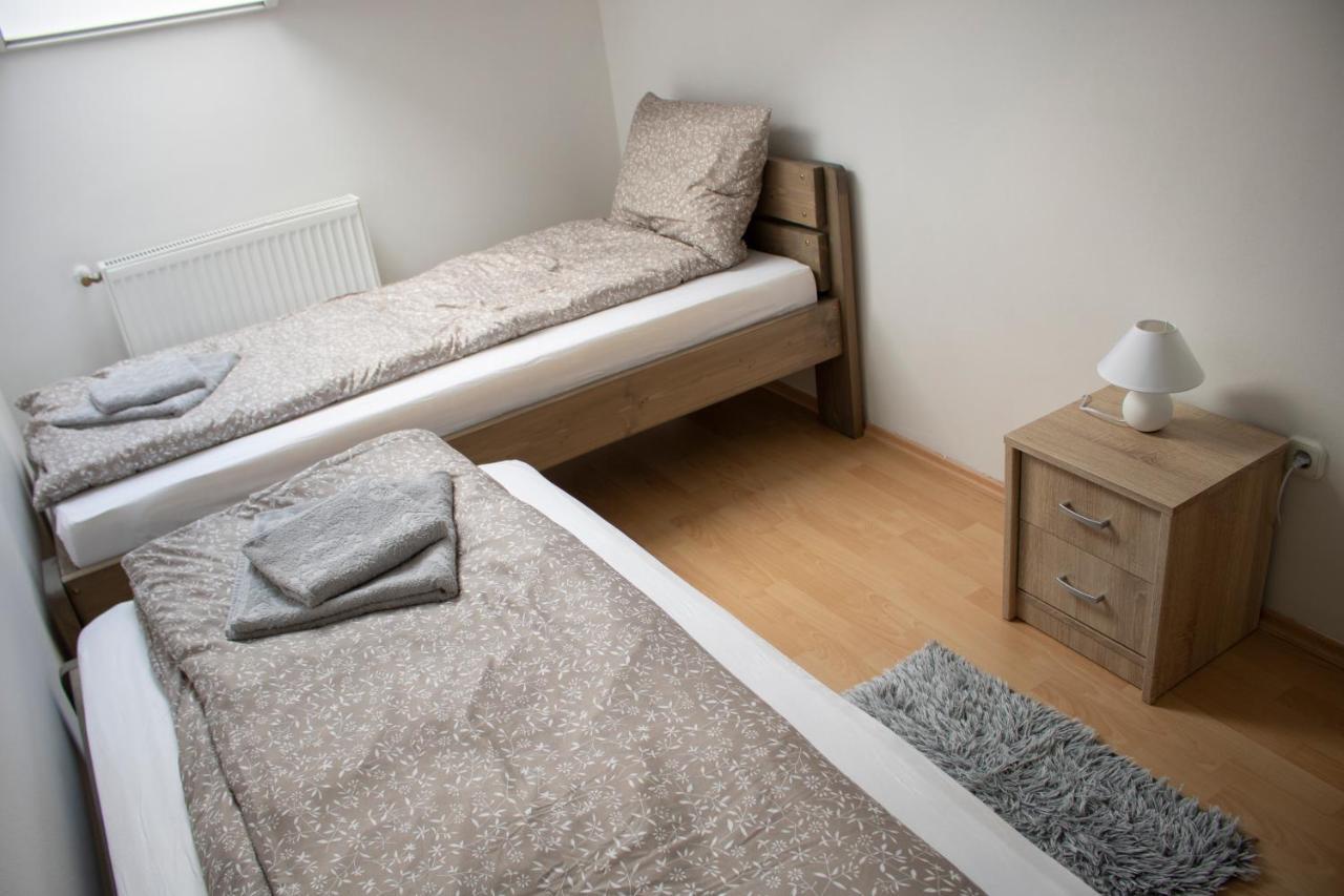 Ferienwohnung Csalogany Apartman Szekszárd Exterior foto