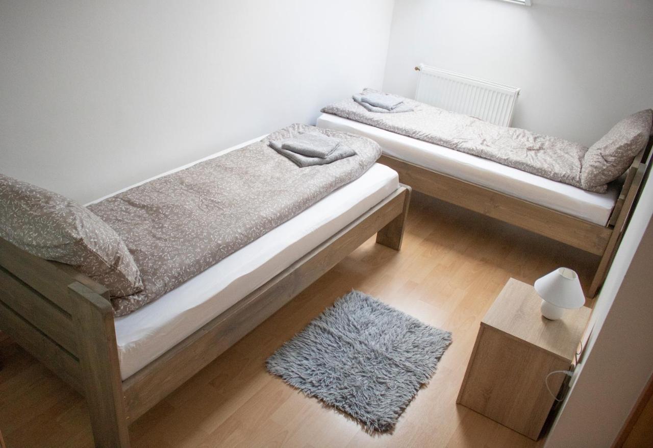 Ferienwohnung Csalogany Apartman Szekszárd Exterior foto