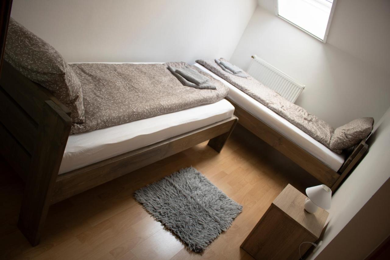 Ferienwohnung Csalogany Apartman Szekszárd Exterior foto