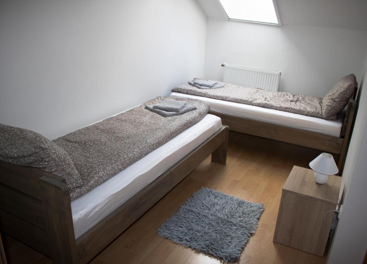 Ferienwohnung Csalogany Apartman Szekszárd Exterior foto